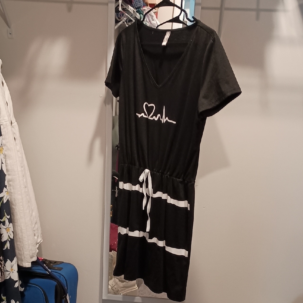 Black Heartbeat Graphic Dress